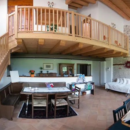 ベッド・アンド・ブレックファスト La Valle Dell'albero