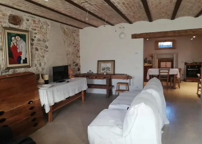 La Valle Dell'albero * فيلتري