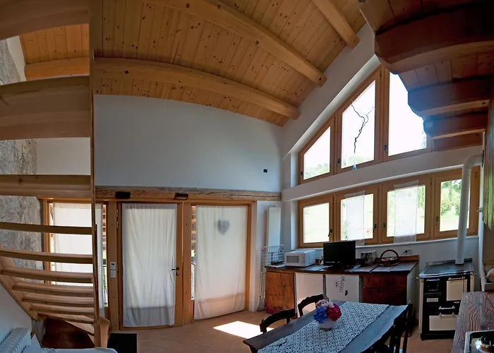 La Valle Dell'albero فيلتري
